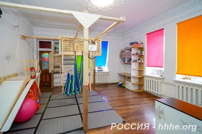 Продаю  дом  550 кв.м  кирпичный