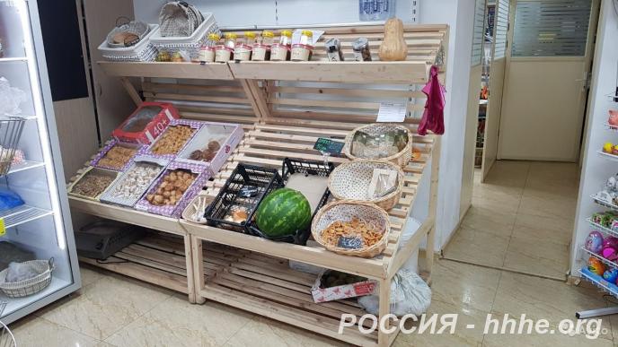 Стеллаж деревянный для магазина