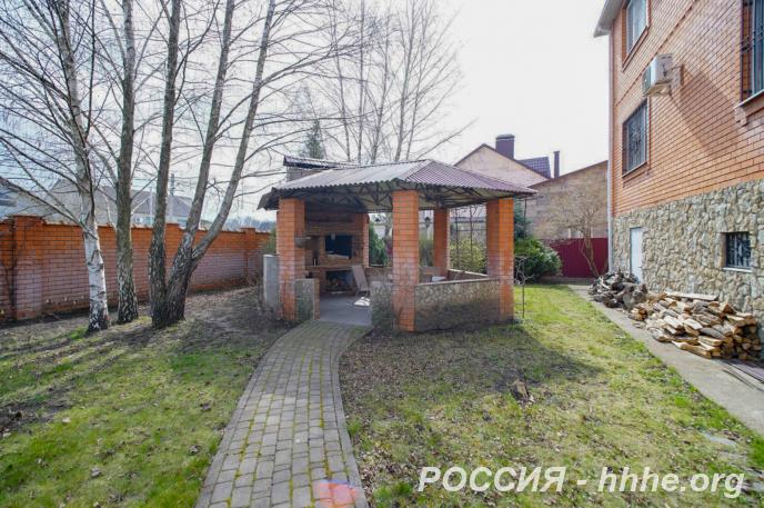 Продаю  дом  443 кв.м  кирпичный