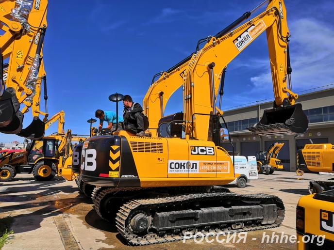 Аренда гусеничного экскаватора JCB.